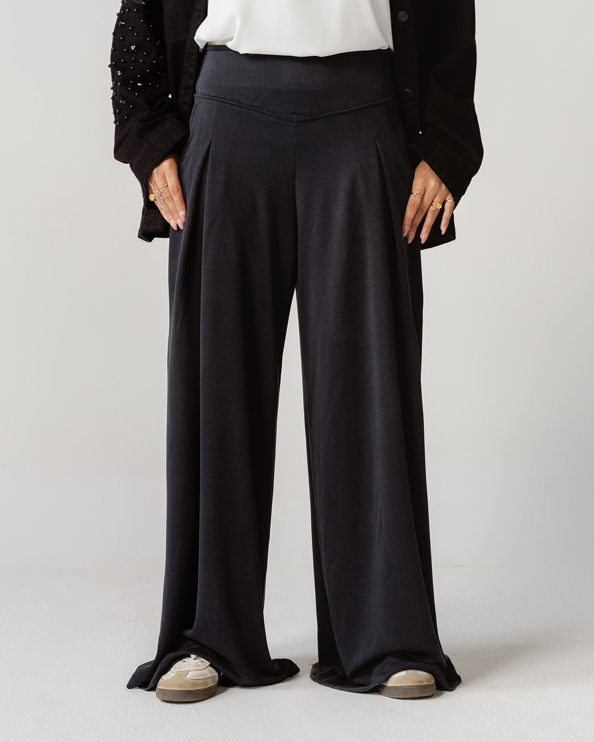 Black Pleated Wide-Leg Trousers
