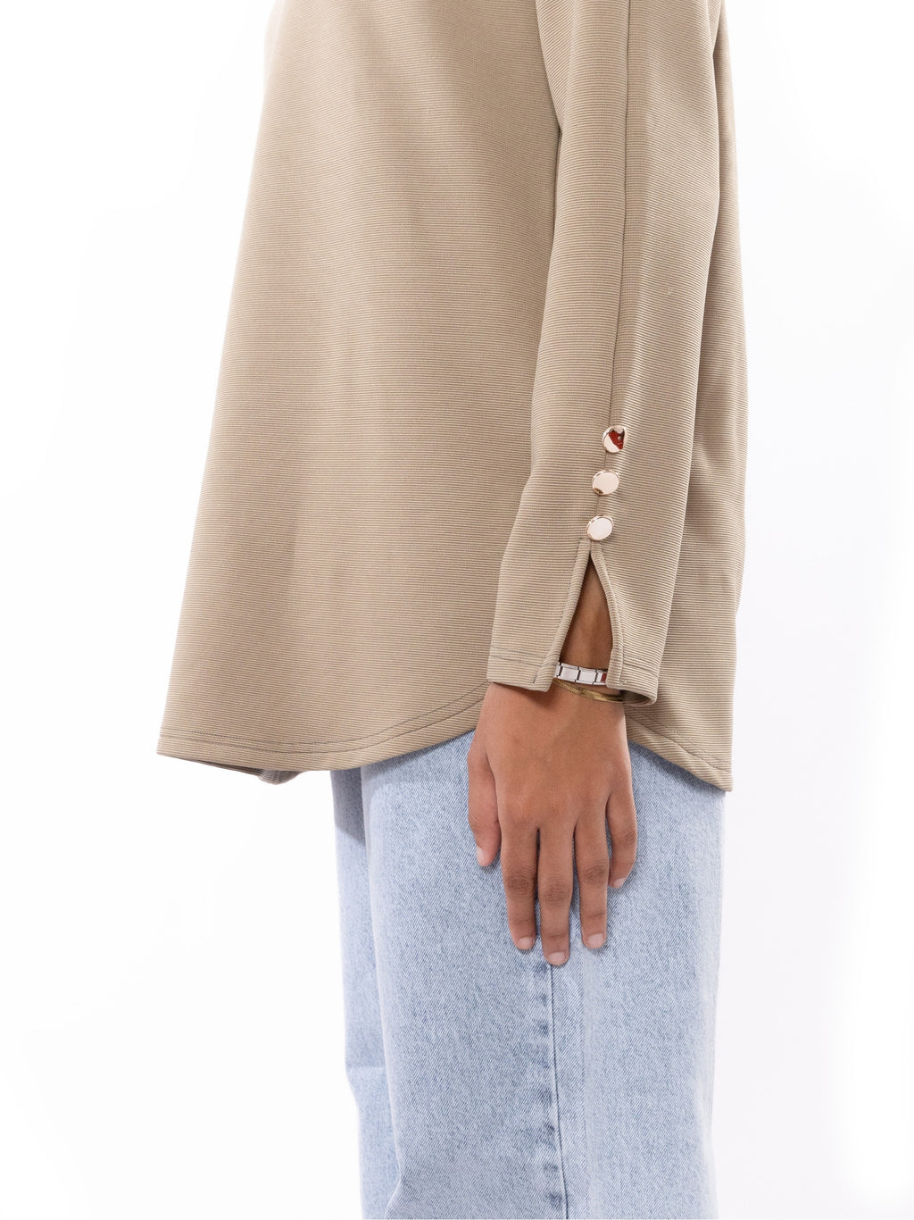 High neck with buttons